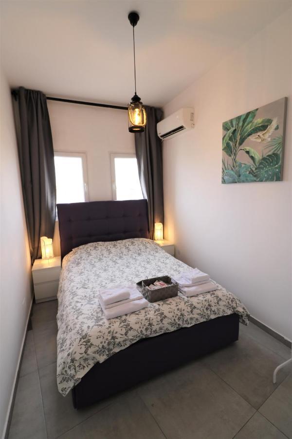 Serenity Heights Apartment: A Panoramic Haven Near Old Town - Free Minibar Bucarest Exterior foto