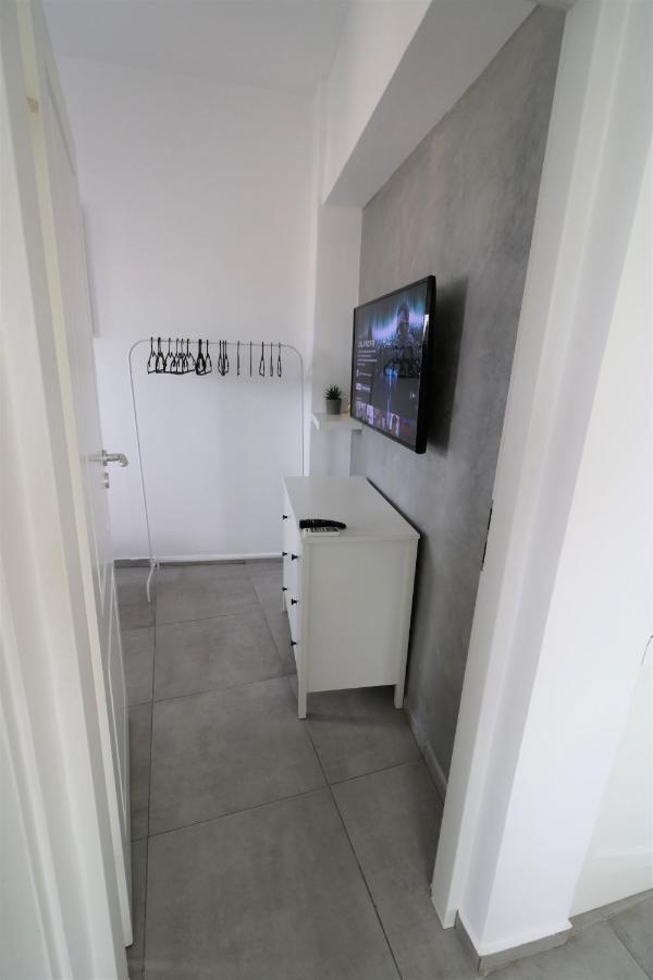 Serenity Heights Apartment: A Panoramic Haven Near Old Town - Free Minibar Bucarest Exterior foto