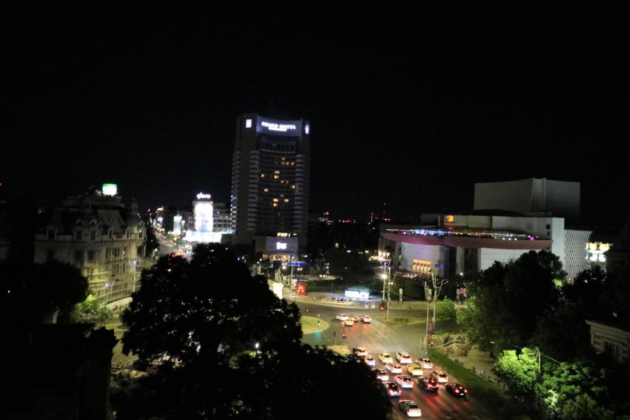 Serenity Heights Apartment: A Panoramic Haven Near Old Town - Free Minibar Bucarest Exterior foto