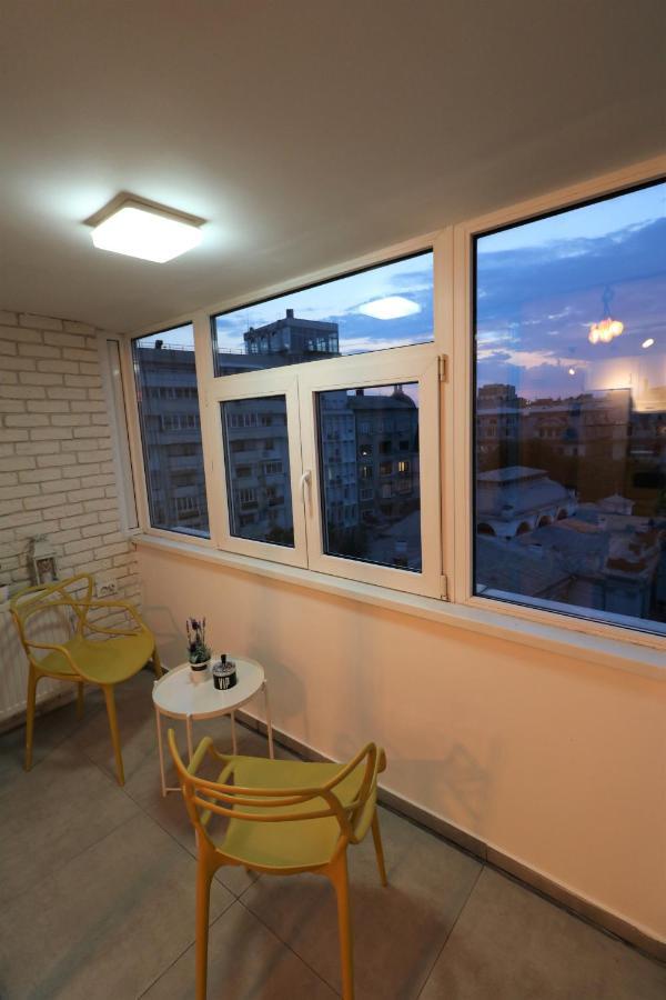 Serenity Heights Apartment: A Panoramic Haven Near Old Town - Free Minibar Bucarest Exterior foto
