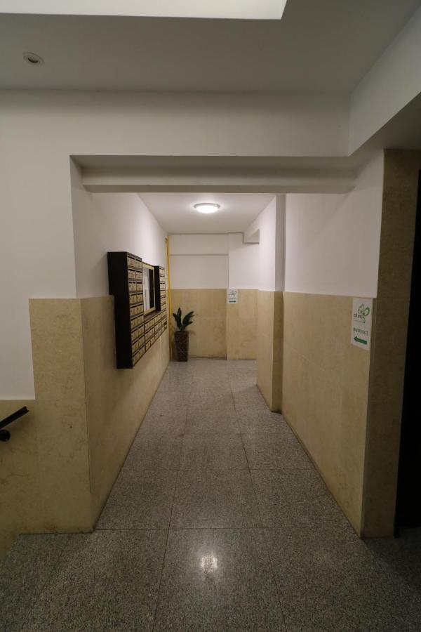 Serenity Heights Apartment: A Panoramic Haven Near Old Town - Free Minibar Bucarest Exterior foto