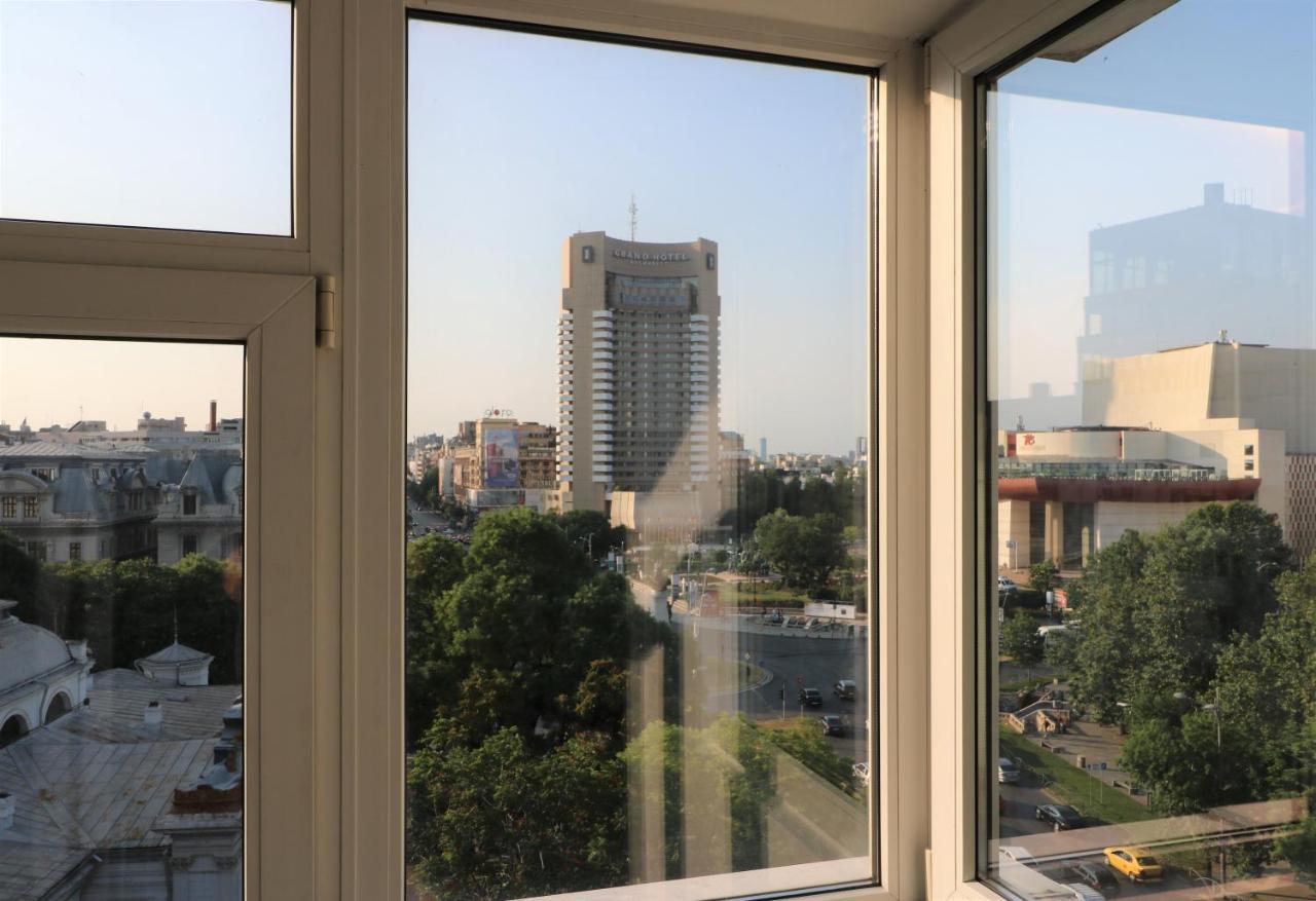 Serenity Heights Apartment: A Panoramic Haven Near Old Town - Free Minibar Bucarest Exterior foto