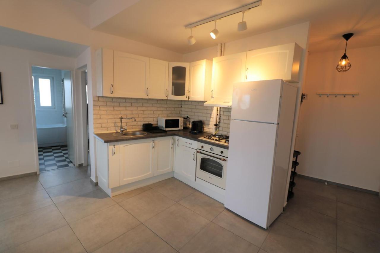 Serenity Heights Apartment: A Panoramic Haven Near Old Town - Free Minibar Bucarest Exterior foto